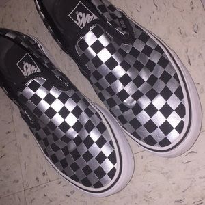 Black/Metallic Vans